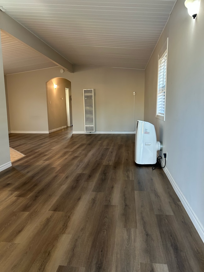 15327 Pimenta Ave in Paramount, CA - Building Photo - Building Photo