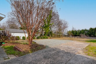 707 Mayflower Dr in Greensboro, NC - Building Photo - Building Photo