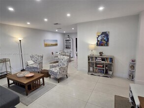 11720 SW 81st Rd in Miami, FL - Building Photo - Building Photo