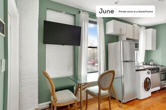 Room in Shared 2 bed/1 bath home, Unit A in New York, NY - Foto de edificio - Building Photo