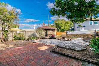 3421 W Gray Ct in Tampa, FL - Building Photo - Building Photo