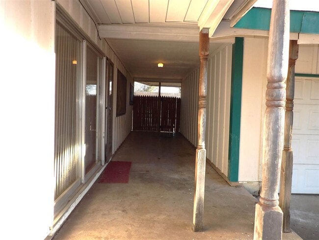 2411 NW 30th St in Lawton, OK - Building Photo - Building Photo