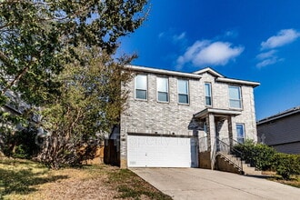 9119 Spiral Woods in Universal City, TX - Building Photo - Building Photo