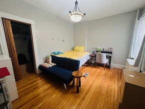 30 Babcock St, Unit 1 in Brookline, MA - Foto de edificio - Building Photo
