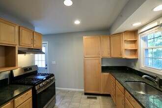 9 Paris St in Milford, CT - Building Photo - Building Photo