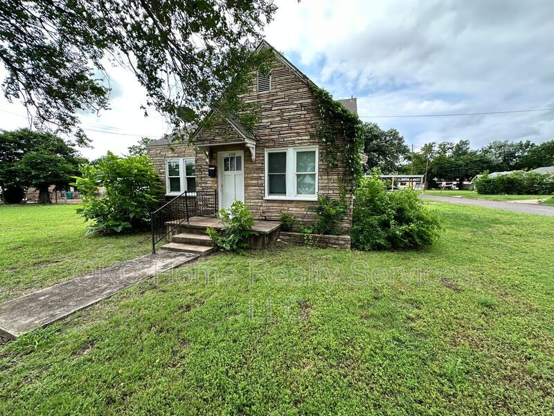 2500 NE 11th St in Oklahoma City, OK - Building Photo