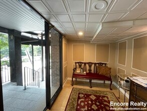 1243 Beacon St, Unit 2C in Brookline, MA - Building Photo - Building Photo