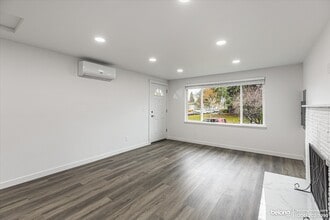 4424 S Holly St in Seattle, WA - Building Photo - Building Photo