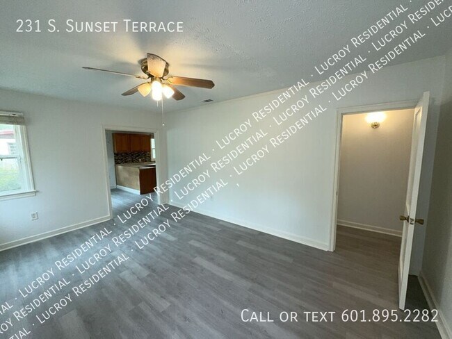 231 S Sunset Terrace in Jackson, MS - Building Photo - Building Photo