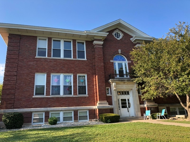 730 N Seminary Ave in Woodstock, IL - Building Photo