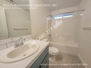 7573 E Iroquois St in Nampa, ID - Building Photo - Building Photo