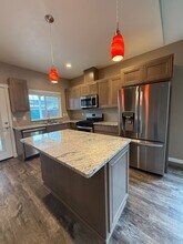 7849 Cadence Ln in White City, OR - Building Photo - Building Photo