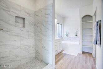 1704 S 79th Glen in Phoenix, AZ - Building Photo - Building Photo