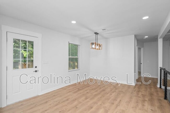 10 Valley View Dr in Greenville, SC - Building Photo - Building Photo