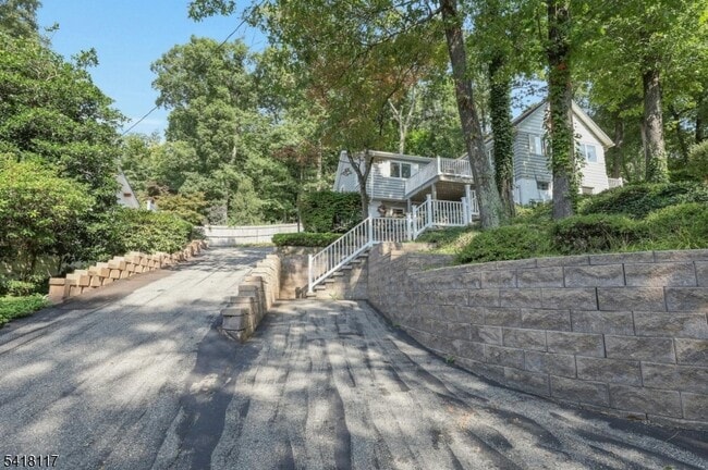 336 Lakeview Ave in Ringwood, NJ - Building Photo - Building Photo