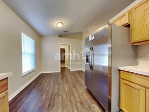 4045 Half Moon Cir in Middleburg, FL - Building Photo - Building Photo