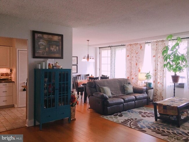 property at 5500 Holmes Run Pkwy
