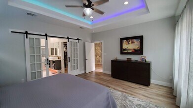 9810 Park Dr in Helotes, TX - Building Photo - Building Photo