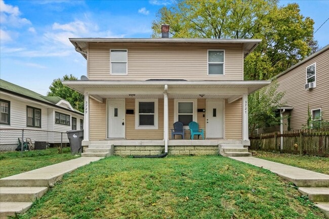 property at 3729-3729 N Kenwood Ave