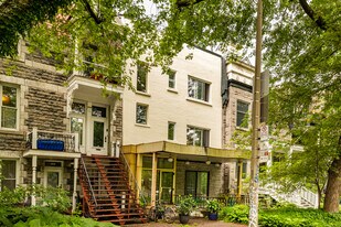 4020 Du Parc-Lafontaine Av in Montréal, QC - Building Photo