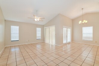 3116 S Horizon Pl in Oviedo, FL - Foto de edificio - Building Photo