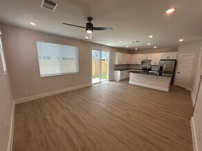 7601 Bow Ct in Austin, TX - Building Photo - Building Photo