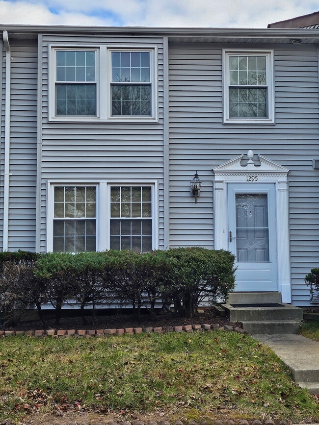 property at 1295 Elm Grove Cir