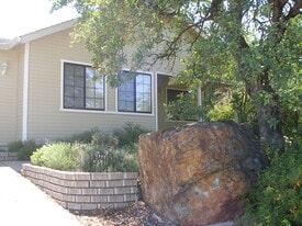 3945 Travona St in Redding, CA - Building Photo
