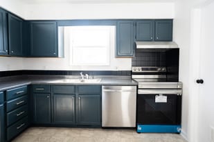 903 Doro Ln in Saginaw, MI - Building Photo