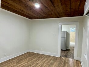 6833 Avenue C in Houston, TX - Foto de edificio - Building Photo