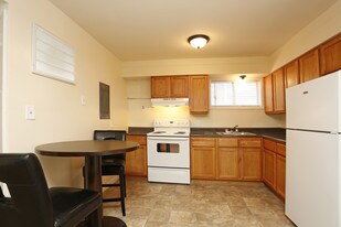 Cheap Champaign Apartments For Rent From 300 Champaign Il