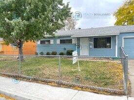 2775 Coppa Way in Sparks, NV - Building Photo