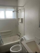 33 Lauralee Dr in Sauget, IL - Building Photo - Building Photo