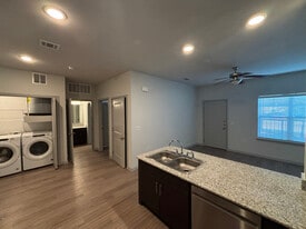 950 FM2001 in Buda, TX - Building Photo