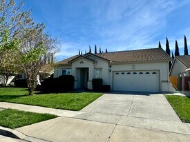 3154 Bodega Bay Rd in West Sacramento, CA - Building Photo