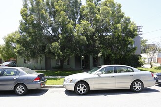 10934 Hesby St in North Hollywood, CA - Building Photo - Building Photo