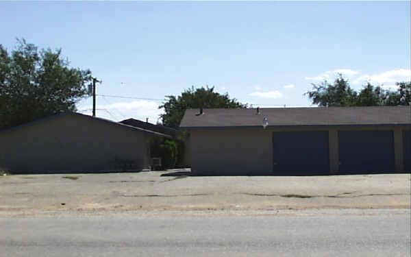 15495 Tonekai Rd in Apple Valley, CA - Building Photo - Building Photo