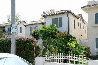 222 E Cedar Ave in Burbank, CA - Building Photo - Building Photo