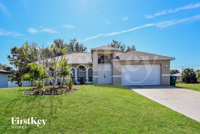 402 SW 15th Terrace in Cape Coral, FL - Building Photo