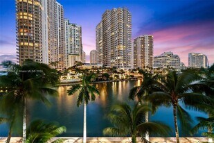 495 Brickell Ave, Unit 420 in Miami, FL - Building Photo