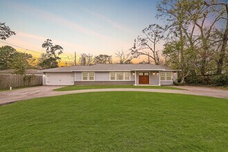 9313 Livernois Rd in Houston, TX - Building Photo - Building Photo