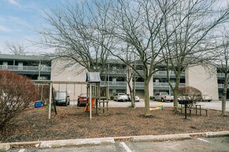 McCarty Place Apartments in Lafayette, IN - Foto de edificio - Building Photo