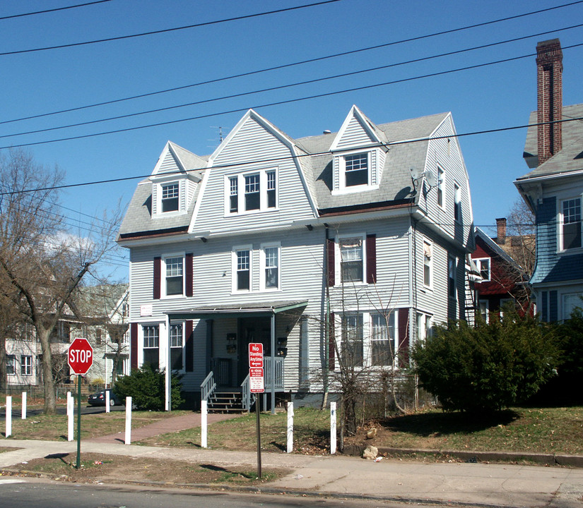 339 Winthrop Ave in New Haven, CT - Building Photo