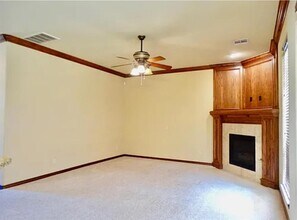 11208 SW 38th St in Mustang, OK - Foto de edificio - Building Photo