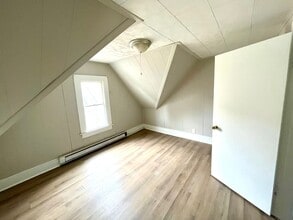 48 -50 Acushnet Ave, Unit 3 in Springfield, MA - Building Photo - Building Photo