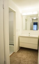 1688 Carriage S Ln, Unit a in New Berlin, WI - Building Photo - Building Photo
