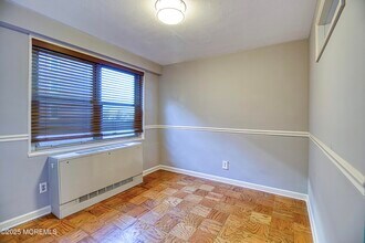 28 Riverside Ave in Red Bank, NJ - Building Photo - Building Photo