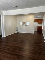 319 Ware Dr in Grand Prairie, TX - Building Photo