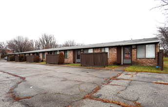 Cliffside Manor in Cuyahoga Falls, OH - Building Photo - Building Photo