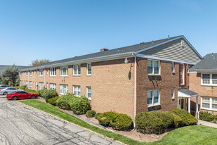 Williamsburg South Condominiums Apartments